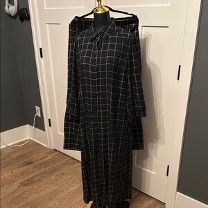 Chic Black and White Checkered Long Sleeve Dress